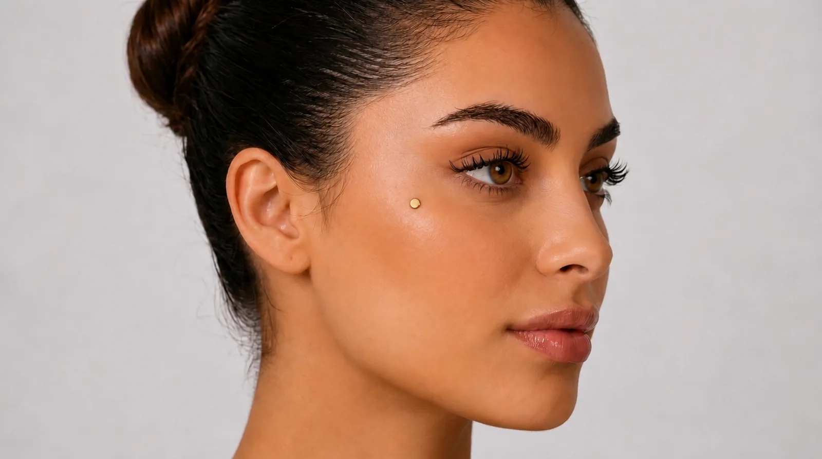 Dermal Anchor / Microdermal Piercing Detailansicht